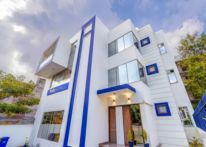 Fabhotel OysterVilla